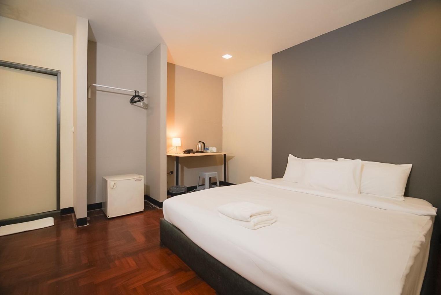 Z โกอินน์ สีลม - สถานีรถไฟฟ้าเซนต์หลุยส์ Go Inn Silom Бангкок Экстерьер фото